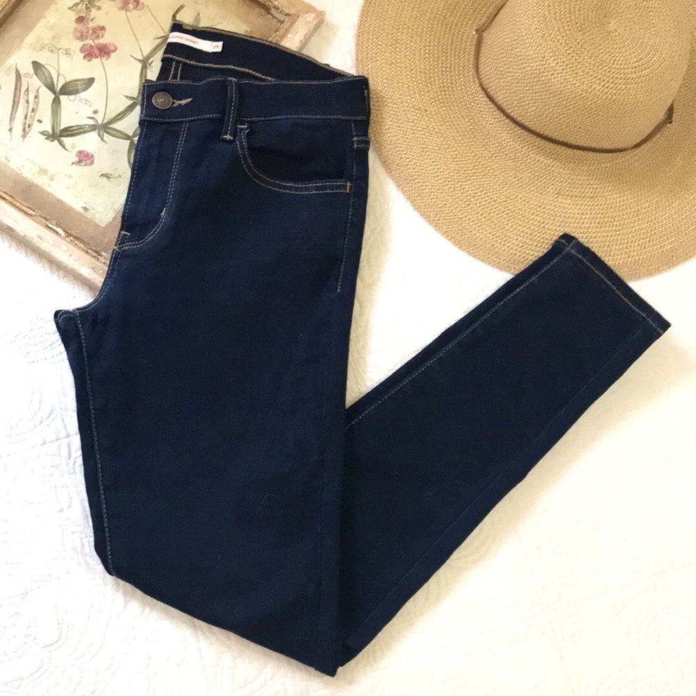 Levi’s 710 Super Skinny Jeans